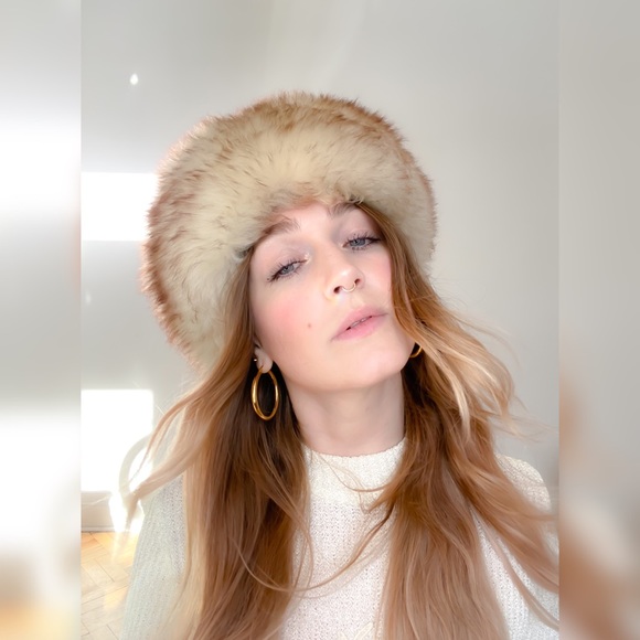 💔SOLD ON DEPOP💔 70’s Vintage Shearling Hat - Picture 2 of 3